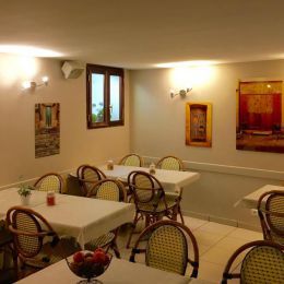 Brit Hotel Bosquet