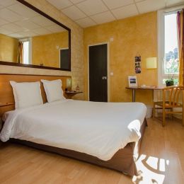 Brit Hotel Bosquet